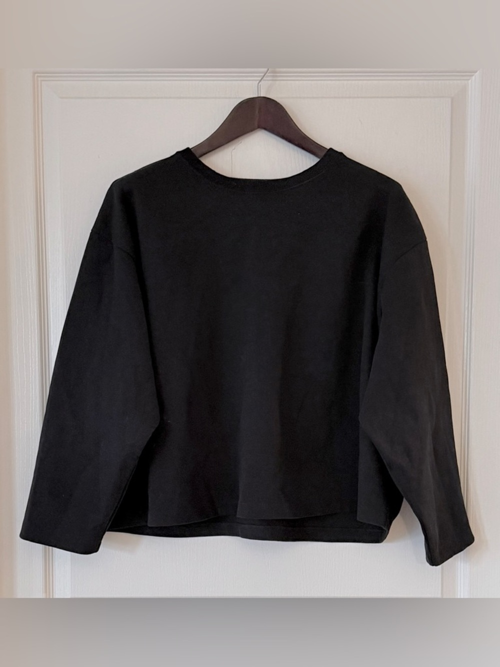 Women's Black Cropped Crewneck Sweatshirt